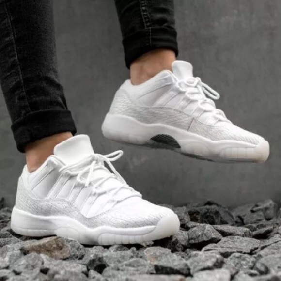 AIR JORDAN 11 Retro Low Heiress White - Picture 3 of 14